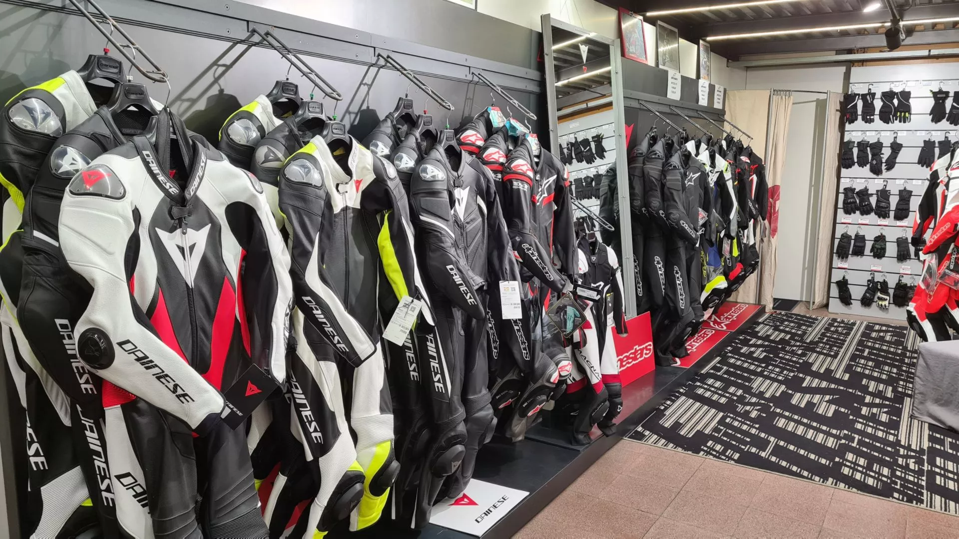 Tute sales sportive outlet